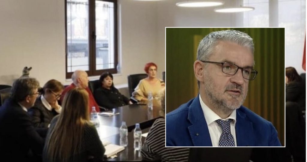 Qeveria dhe Komiteti duket se nuk e kanë idenë se sa shqiptarë janë aktualisht të sëmurë me Covid-19