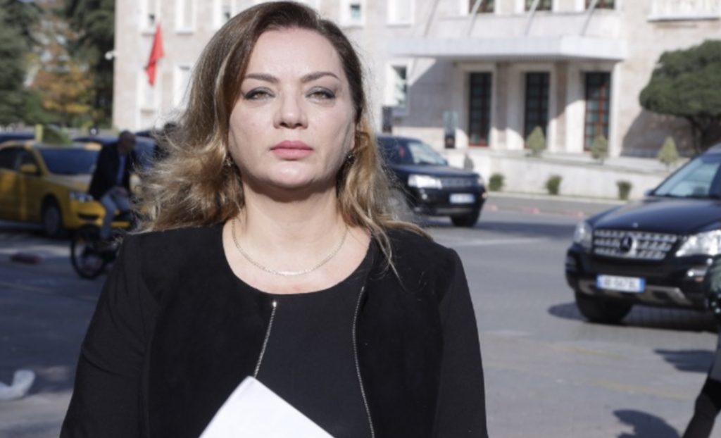 PD nxjerr shifrat e të infektuarve: Gjendje e rënduar në çdo qyet, shkollat vatra të medha infektimi