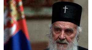 Vdes kreu i Kishës Ortodokse Serbe i infektuar me COVID