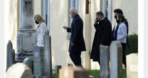 Pak orë nga dalja e rezultatit, Biden kryen ritualin e rëndësishëm për të