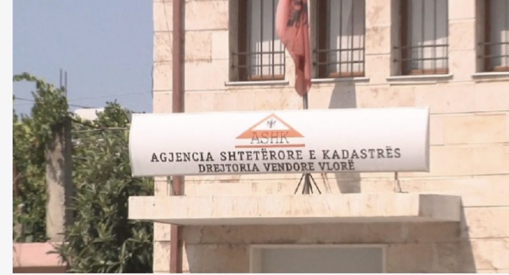 Rikthehet në detyrë Klodian Troci, i pezulluar për dosjen e ‘Jalës’ në Kadastrën e Vlorës