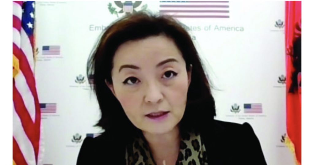 Ambasadorja Yuri Kim: Rishpërndarjen në shoqëri të pasurive të konfiskuara ndihmon ….