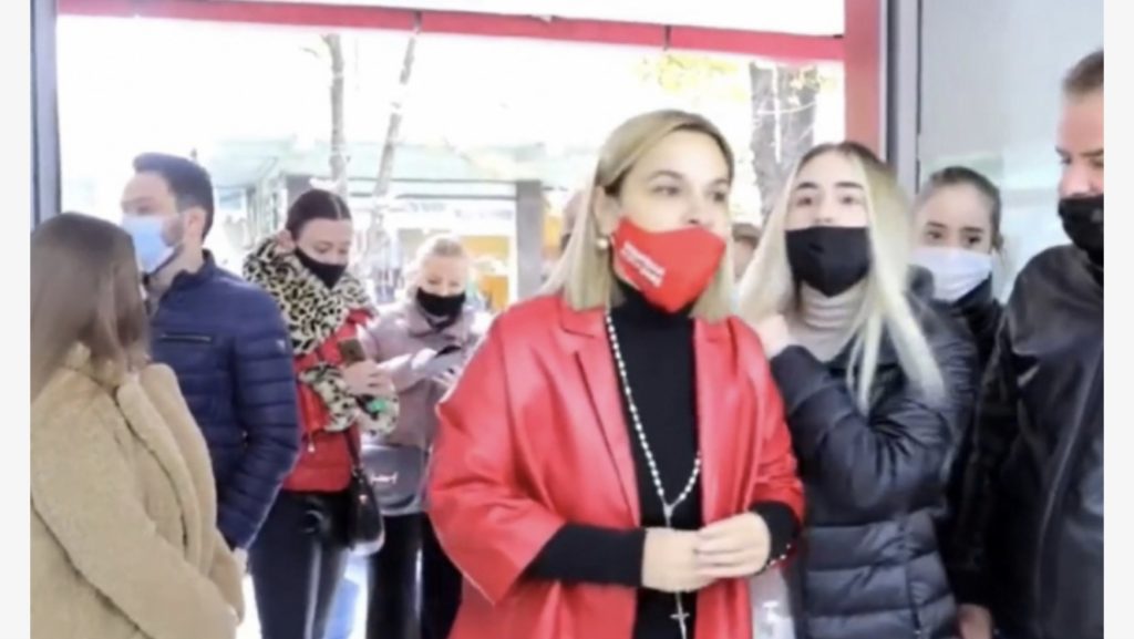 Monika Kryemadhi, voton në zgjedhjet e LSI: Vetëm partia ma mbledh, askush tjetër!