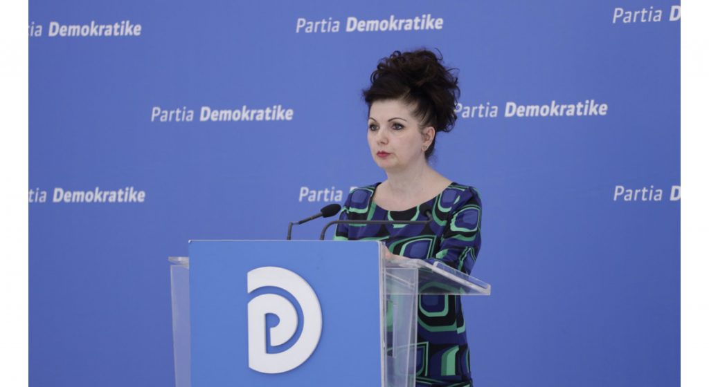 Ekspertja e Shëndetësisë në PD: Kryeministri i vendit po e përdor pandeminë për politikë