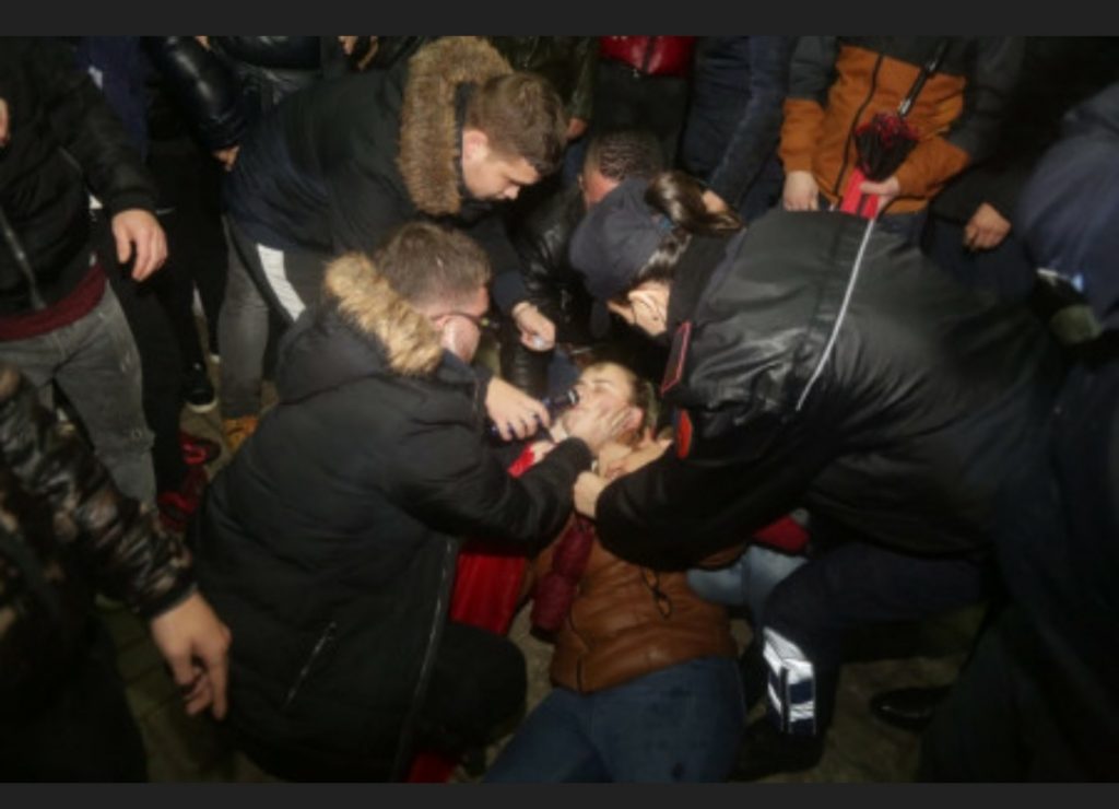 Protesta/ Humb ndjenjat motra e Klodian Rashës