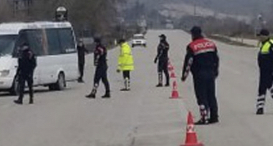Protesta sot: Policia ‘blindon’ hyrjet drejt Tiranës, ngrihen postblloqe në disa akse