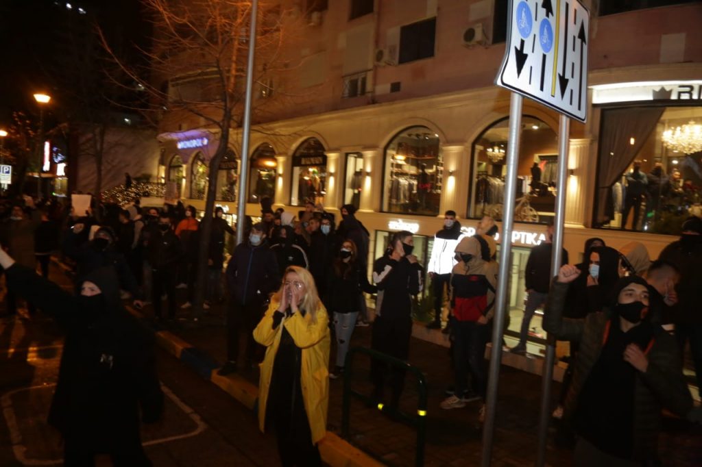 Gjykata e Tiranës vendos për të arrestuarit në protestën e 10 dhjetorit