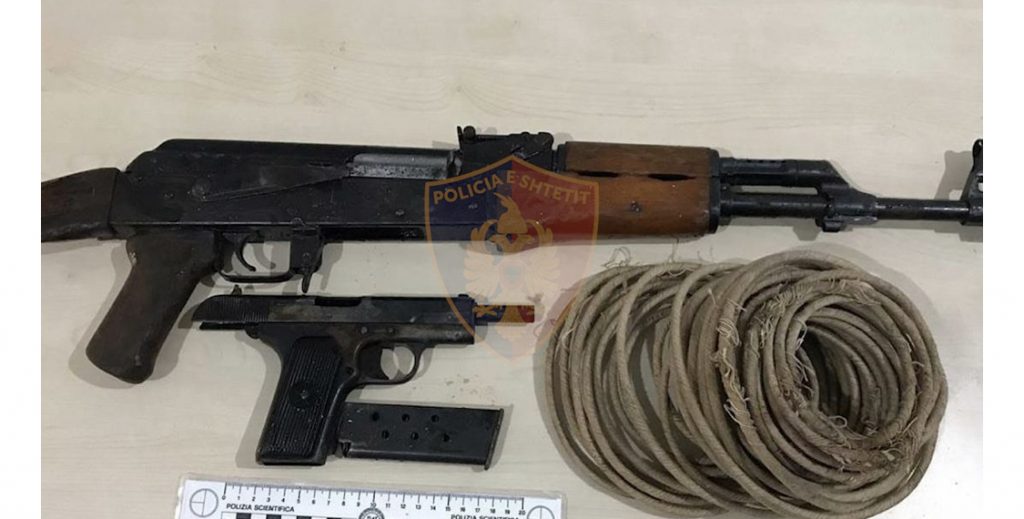 Qëlluan me armë , arrestohen dy të rinj nga Lezha
