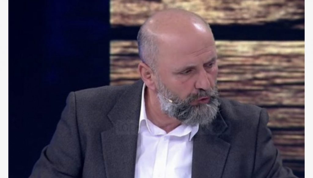 Alfred Cako: Në mars do shfaqet një virus i ri shumë i rrezikshëm që shkakton çarje të lëkurës, Trump ka 99% mundësi të jetë sërish President