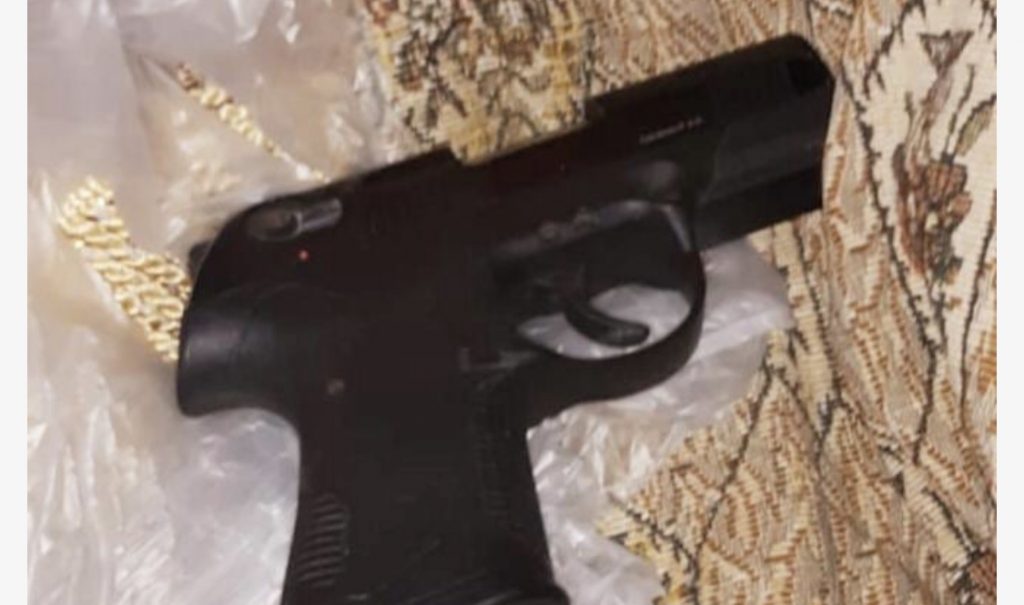 Kokainë dhe armë në lokal, arrestohet 36-vjeçari në Berat