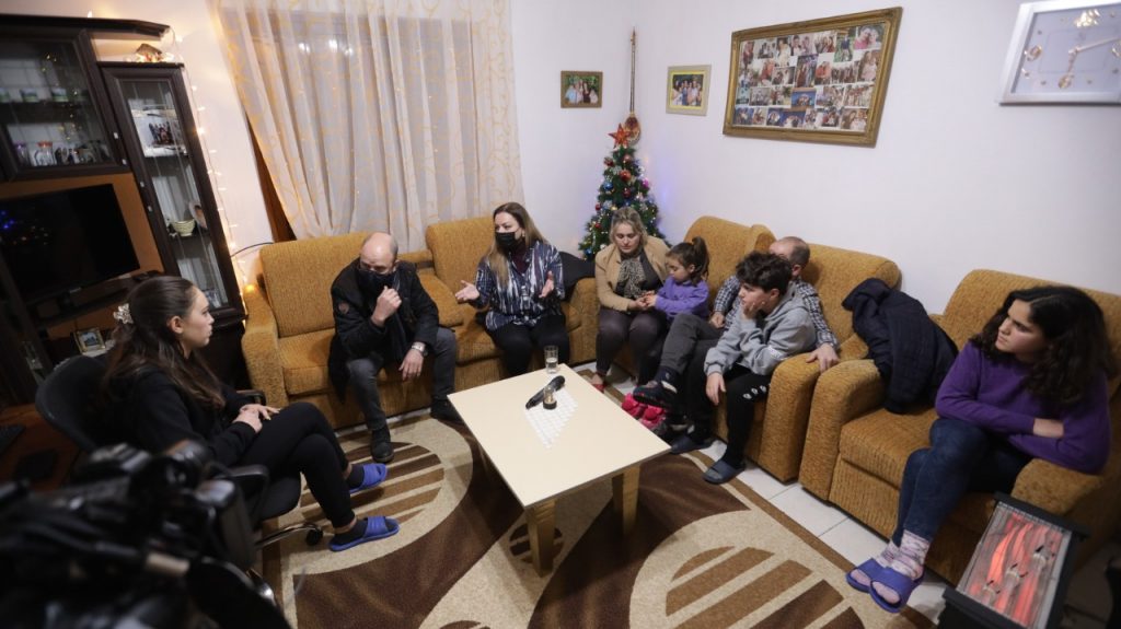 Albana Vokshi: Shteti tu japë nxënësve tableta që të ndjekin mësimin