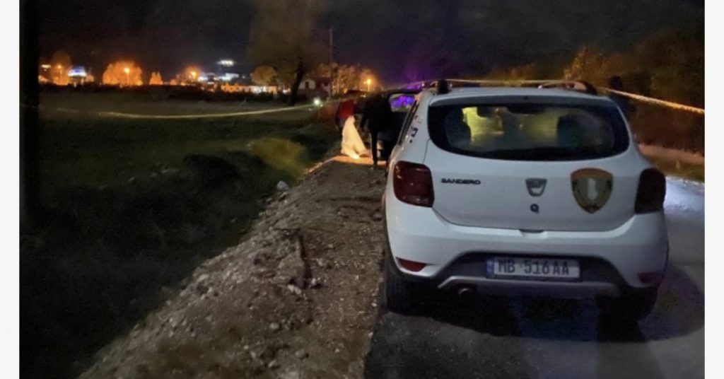 Mbetet i vrarë një 27-vjeçar; u qëllua disa herë teksa ishte në makinë