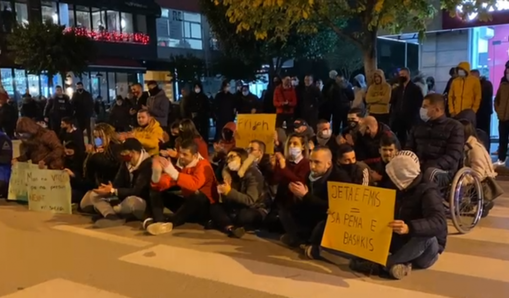 Durrës/ Arrestohen katër persona për organizim të paligjshëm