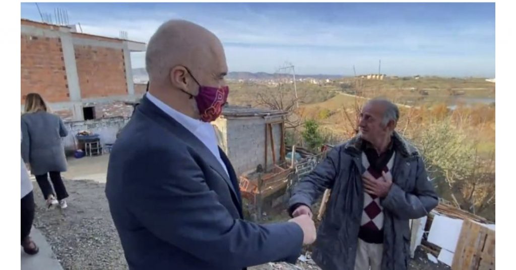 Rama në Farkë: Krahason qenin me analistin