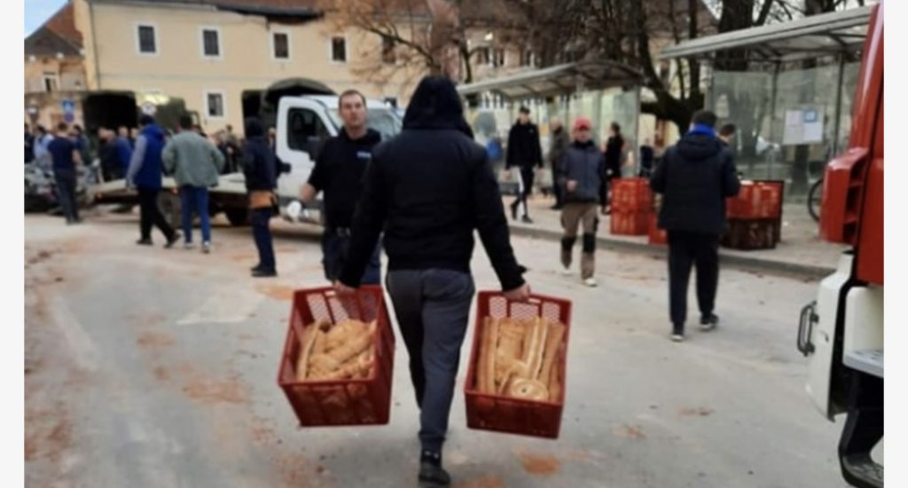 Shqiptari  shpërndan bukë falas për të prekurit nga tërmeti në Kroaci