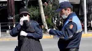 Policia vazhdon me gjobat për mosmbatjen e  maskave