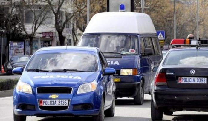 Vlorë/ Arrestohen katër persona pasi vidhnin karburant