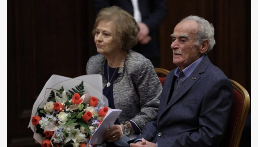 U dekorua nga presidenti Meta  regjizori i njohur Dhimitër Anagnosti me Dekoratën e lartë “Gjergj Kastrioti Skënderbeu