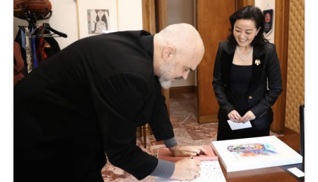 Yuri Kim apel liderëve politikë: Pastroni listat nga kandidatët e korruptuar, bëni transparente financimet