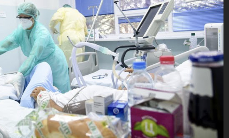 15 urgjenca brenda një orë e gjysmë/ Spitalet Covid tejmbushen me pacientë ndërsa rastet rriten