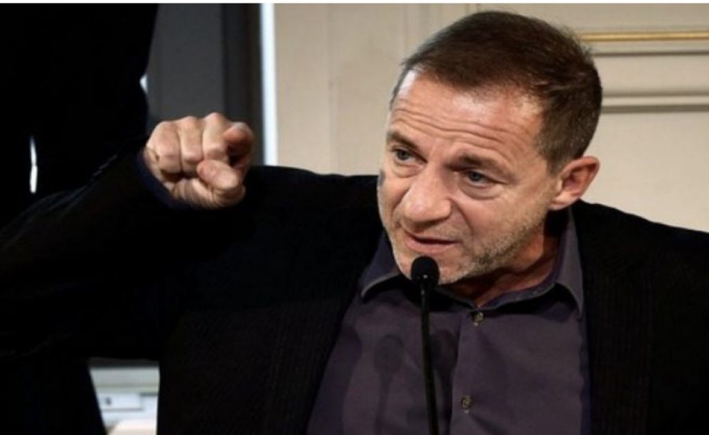 Thellohet skandali/ Ish-drejtori i Teatrit Kombëtar grek abuzoi seksualisht edhe me djem shqiptar