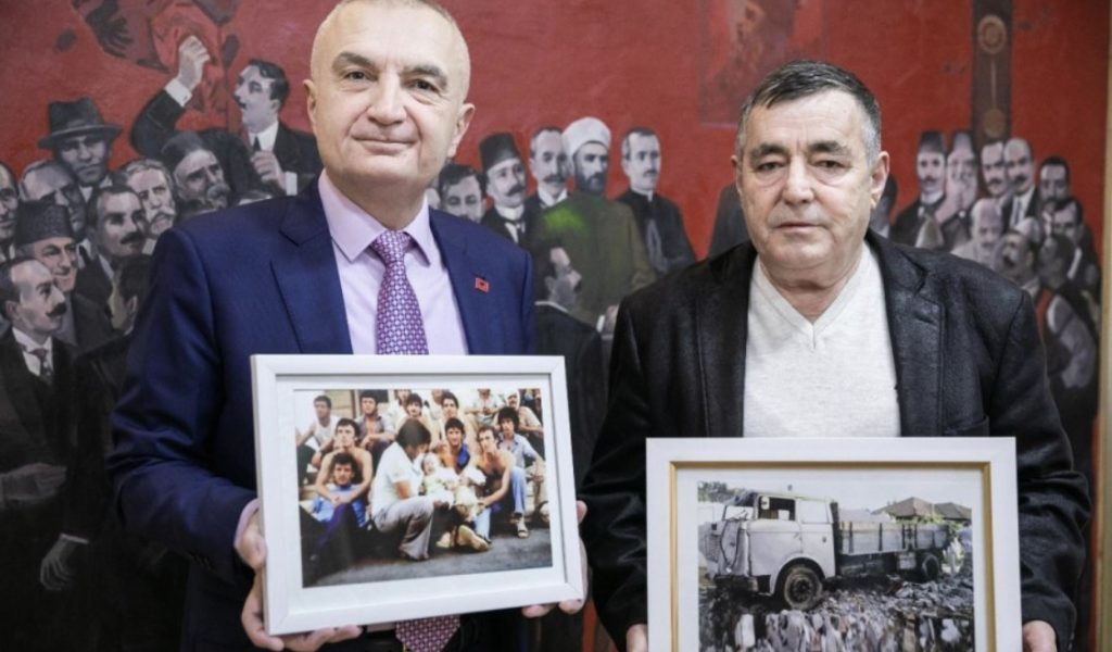 Meta takon  heroin e ambasadave të 1990-ës: Të rrëzojmë çdo mur që na ndan nga Europa