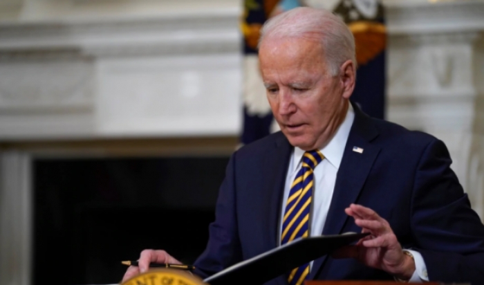 SHBA: Presidenti Biden shfuqizon ndalimin e disa kërkesave për kartë të gjelbër