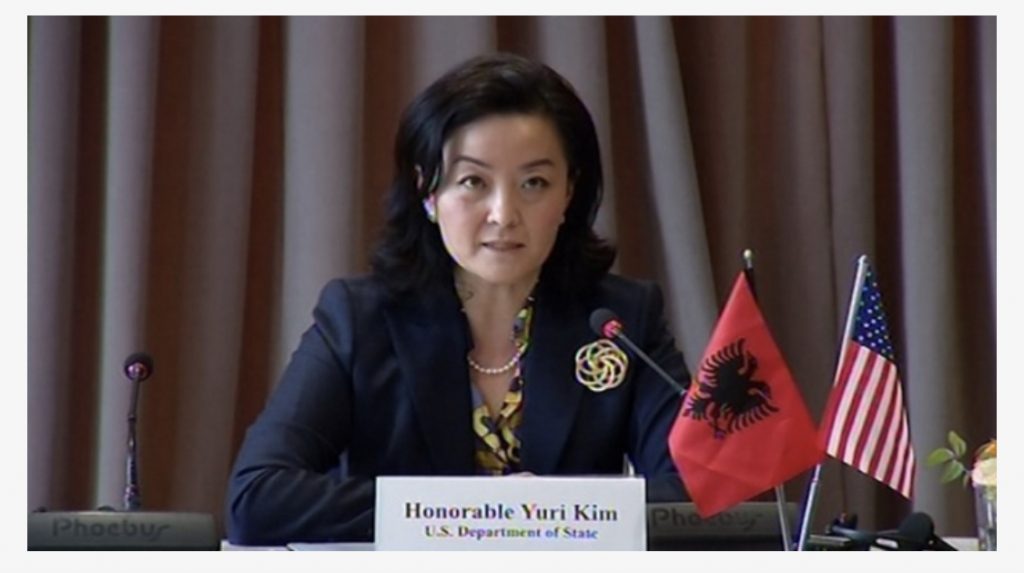 Vendimi i Strasburgut për shkarkimin e Altina Xhoxhaj, reagon ambasadorja Kim: Procedurat e Vettingu ishin të drejta