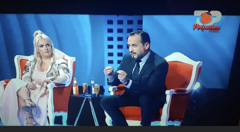 Unë pastori që dua shumë vajzat dhe djemtë e “Për-puthen”