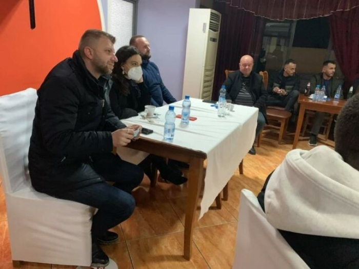 U panë të dy në takim, Halit Valteri tregon pse ishte krah ministres Spiropali në Kamëz: E thirra për një problem! S’është turp të takosh kolegët e PS