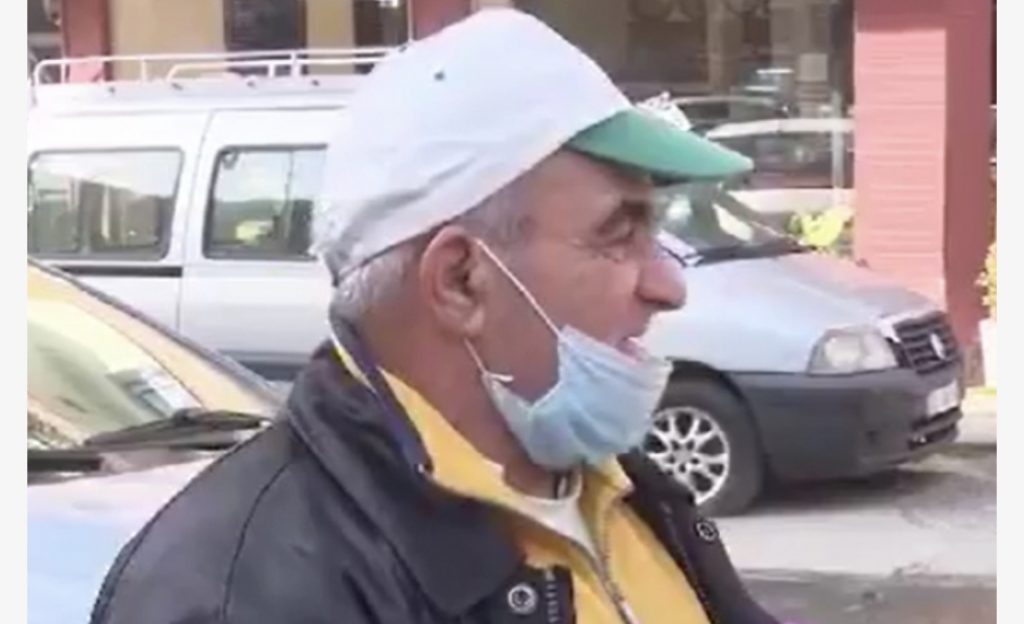 Vdiq nga problemet me frymëmarrjen, agjencia funerale “UNIVERS” ia varros djalin sikur të ishte me COVID, qytetari: E morën ZVARRË nëpër shkallë pa dijeninë time, në mëngjes pashë shkallët plot GJAK