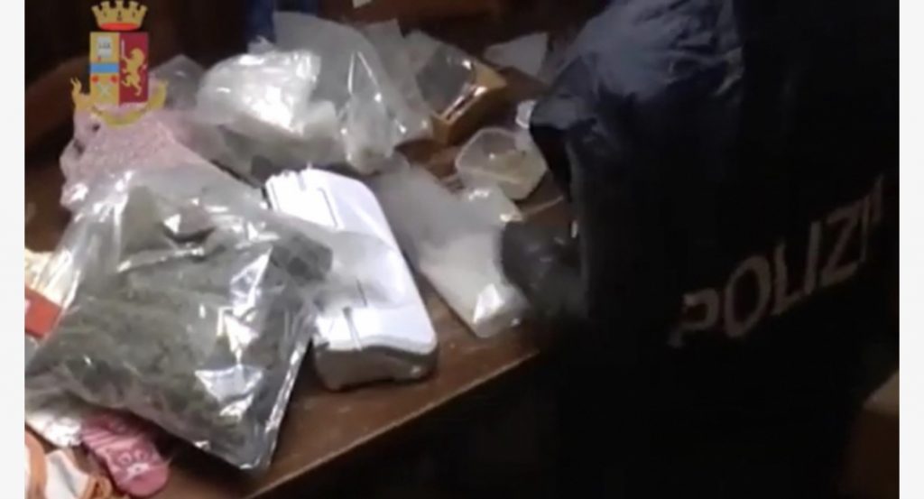 Operacioni policor /Si  ra në pranga një 28 vjeçar nga Fieri; Sekuestrohet kokainë dhe mijëra euro “