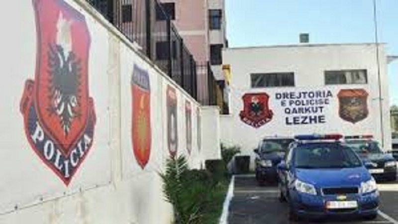 Lezhë/ Qarkullonte me armë zjarri në makinë dhe u përpoq t’i ikte policisë, arrestohet  25-vjeçari