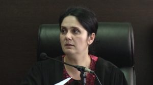 Arrestimi i gjyqtares Enkelejda Hoxha, gazetarja: Ka dyshime se kemi të bëjmë me një grup kriminal