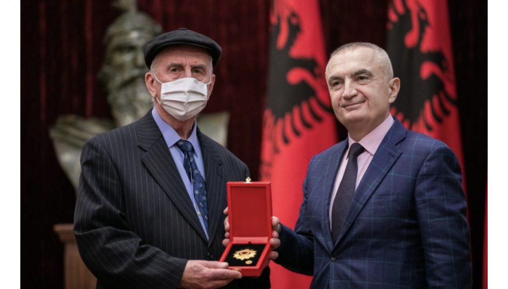 Presidenti Meta vlerëson pas vdekjes me ‘Nderi i Kombit’ aktorin e mirënjohur Agim Qirjaqi: Besnik i vetvetes