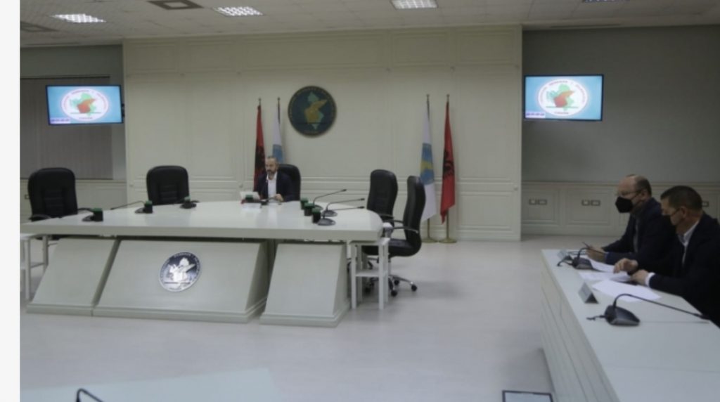 KQZ bën bilancin, këto janë partitë e regjistruara sot që do të kandidojnë në zgjedhjet e 25 prillit, mes tyre edhe një kandidat i pavarur