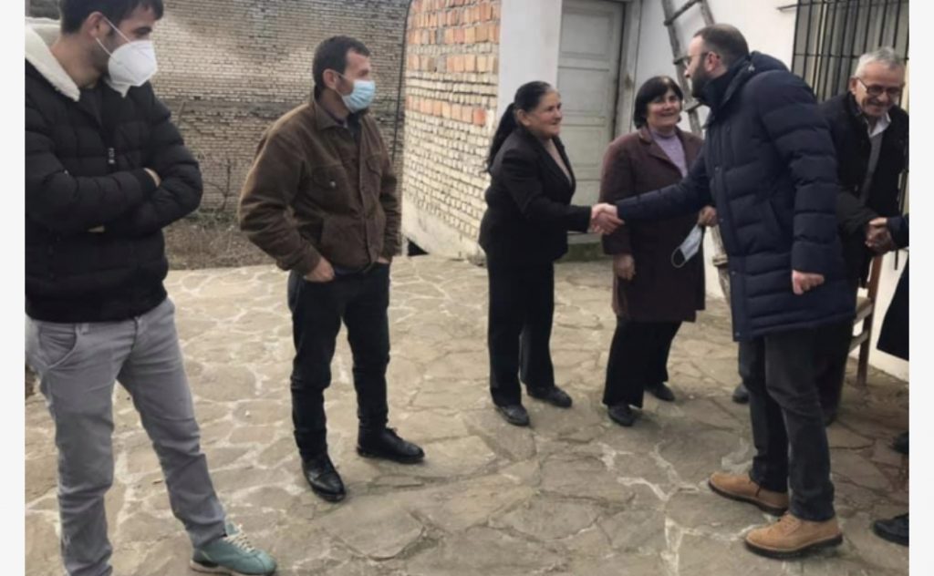Bardhi nga Elbasani: Qytetarët nuk e harrojnë mungesën e investimeve, nuk do të gënjehen me asnjë pazar të minutës së fundit