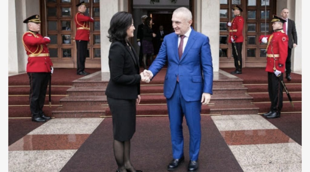 Ilir Meta pret në Presidencë ambasadoren amerikane Yuri Kim