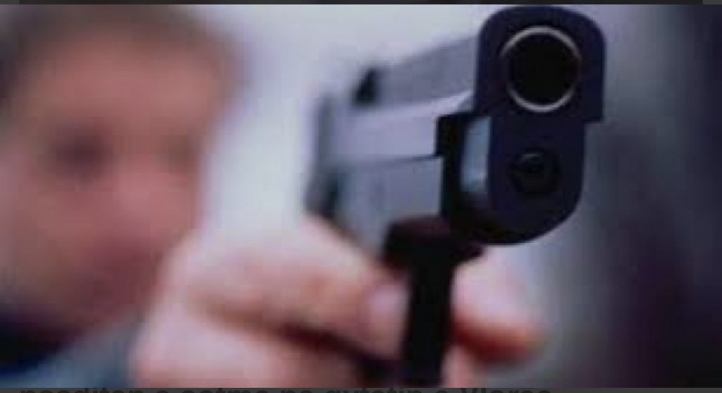 Të shtëna me armë, autorët qëllojnë drejt një automjeti, plagoset 1 person