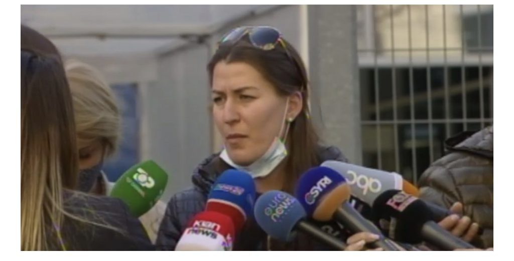Gruaja e Aleksandër Muratajt kërcënon me vetëflijim: Burri bën burg kot, prokurori pranoi që nuk mori pjesë në grabitje, por…