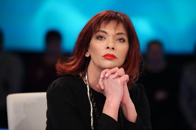 “Mendoja ‘ku është gabimi im”, Ema Andrea rrëfehet për ngacmimet seksuale në punë