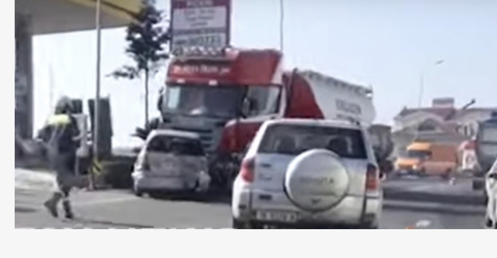 Aksident i trefishtë në aksin Tiranë-Durrës