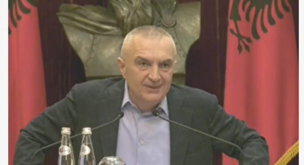 Presidenti i përgjigjet Damian Gjiknurit: Vij ditën dhe natën, ti merr Gurun dhe dil te Sheshi Flamurit