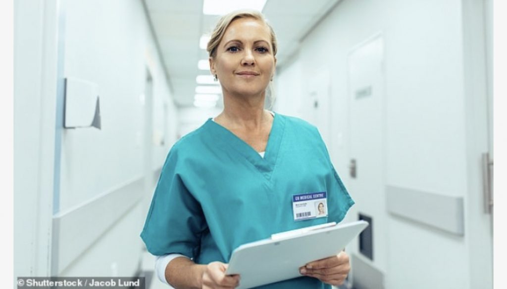 Pandemia shkaktoi rritje të kërkesës për karriera ‘të sigurta’, më shumë se 60,000 studentë aplikojnë për infermeri, mjekësi, stomatologji dhe inxhinieri
