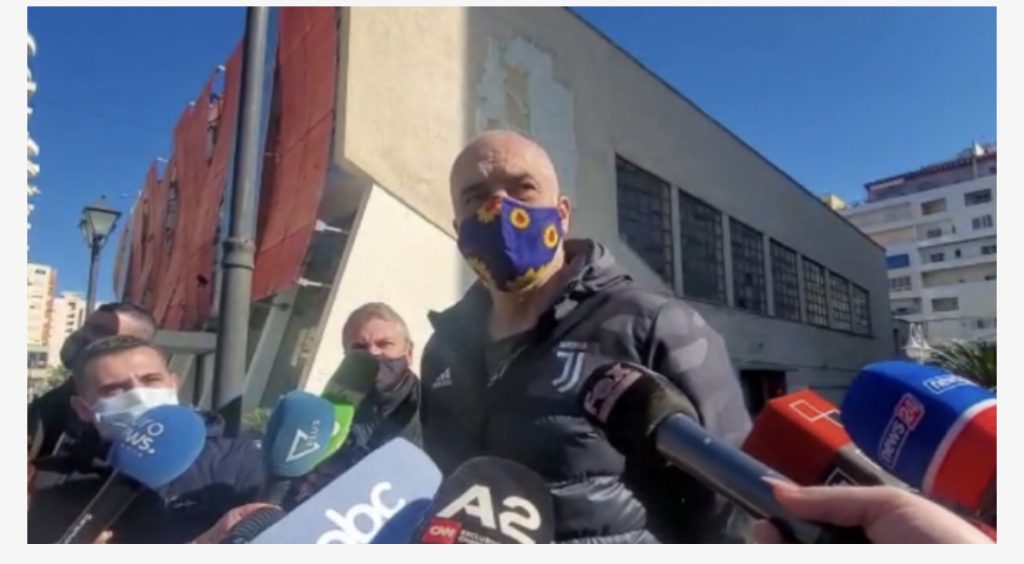Rama  shigjeton Metën: Ka kohë që nuk është President, vjen në Vlorë natën me makina të fshehta