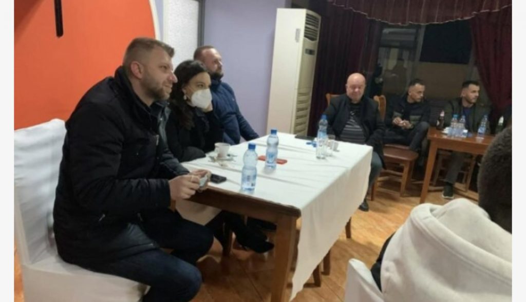 Halit Valteri i bashkohet PS-së në  krah Spiropalit takim me banorët e Kamzës