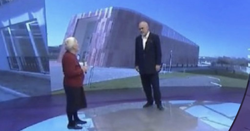 Luljeta Bozo: Enver Hoxha ka më shumë anë pozitive, se negative