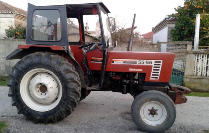 E RËNDË, babai përplas me zetor 3-vjeçaren në Fier, vajza dërgohet me urgjencë në spital