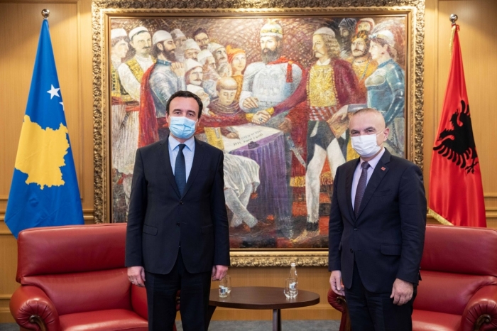 Albin Kurti takohet me Ilir Metën, presidenti zbulon se çfarë biseduan