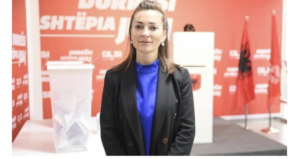Kandidatja për deputete e LSI-së në Durrës, Elona Guri konfliktohet me një qytetar